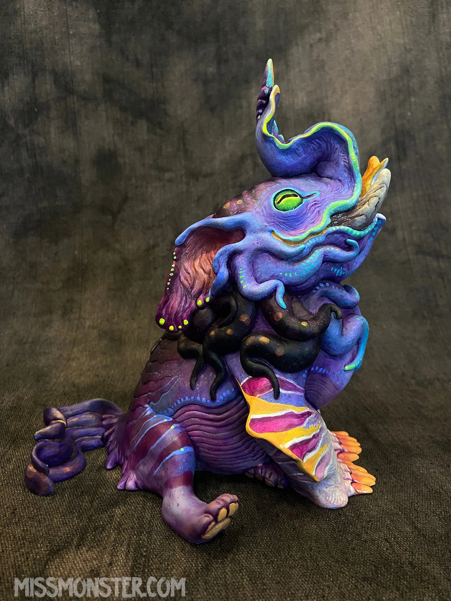 CUTTLE BAKU PAINTED FIGURE