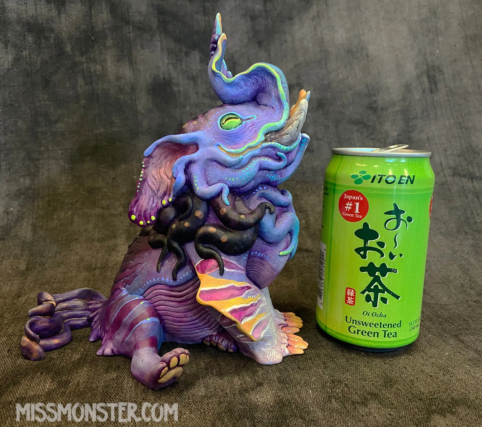 CUTTLE BAKU PAINTED FIGURE