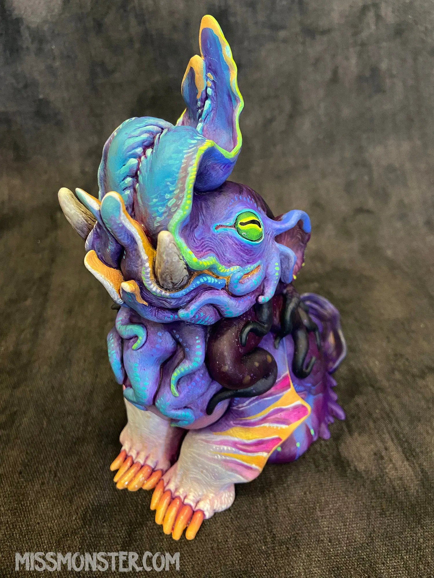 CUTTLE BAKU PAINTED FIGURE